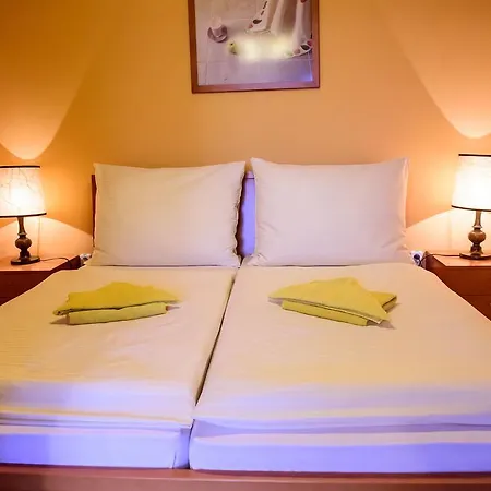 Otel Slnecny Dvor